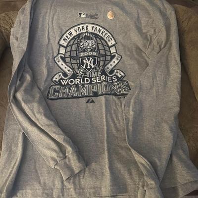 Sale Photo Thumbnail #431: YANKEES SWEATSHIRT
