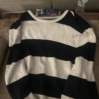 Sale Photo Thumbnail #456: MENS SWEATER