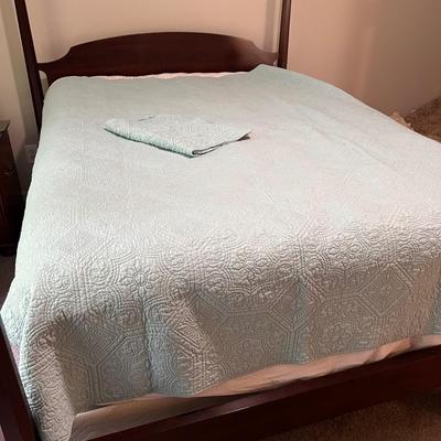 Garnet Hill Double Size Sheet Set Plus Twin Bedspread (GBB-RG)