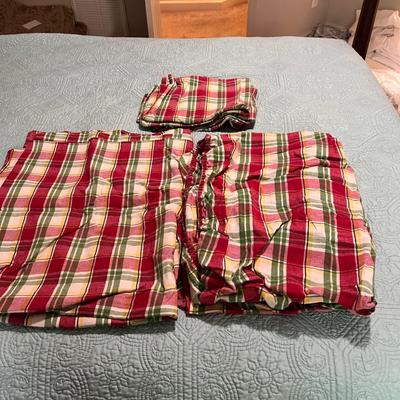 Garnet Hill Double Size Sheet Set Plus Twin Bedspread (GBB-RG)