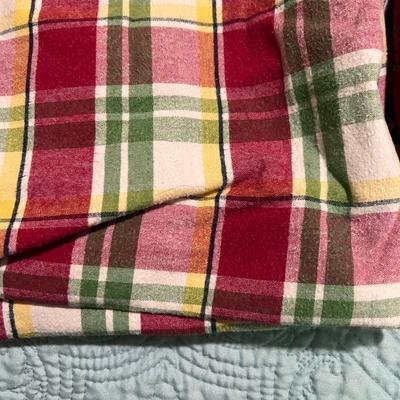 Garnet Hill Double Size Sheet Set Plus Twin Bedspread (GBB-RG)
