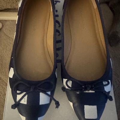 Sale Photo Thumbnail #638: WOMENS SHOES
