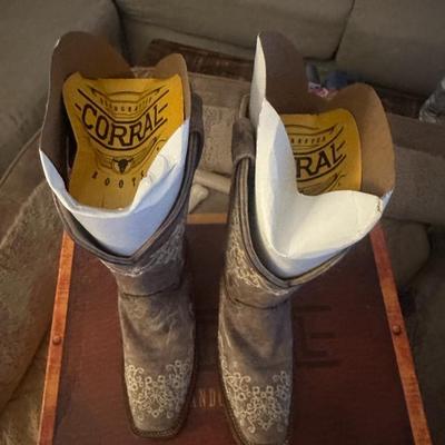 Sale Photo Thumbnail #643: COWBOYS BOOTS
