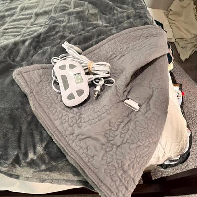 Queen Dual Control Heated Blanket Plus Body Pillow (GBB-RG)