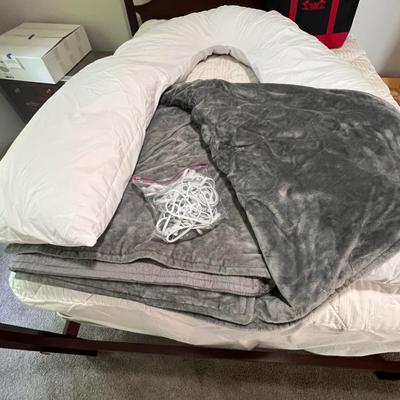 Queen Dual Control Heated Blanket Plus Body Pillow (GBB-RG)