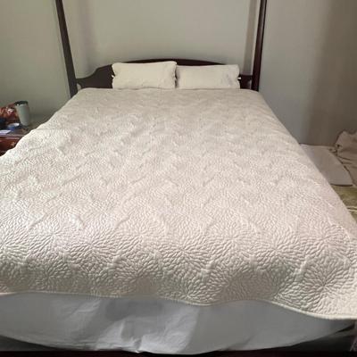 DKNY, Casual Home & More Twin/Double Bedspreads (PBB-RG)