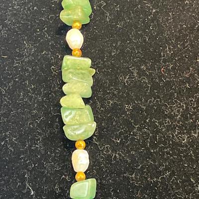 Vintage Jade green & mother of pearl necklace