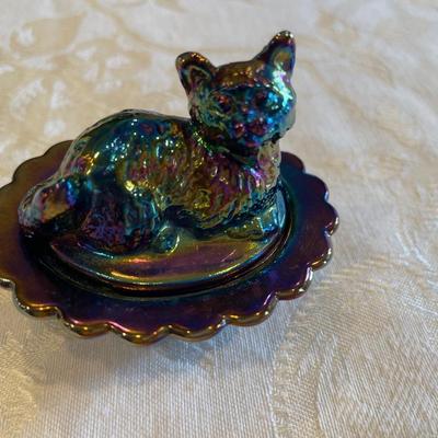 Carnival glass cat on nest