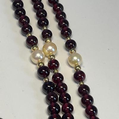 14 it G.F. Garnet/pearl necklace