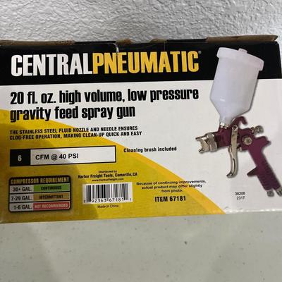 Central pneumatic 20 ounce spraygun