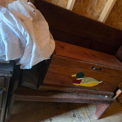 Duck Motif Wood Storage Bench