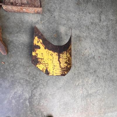 Various Rustic Iron Farm Machinery Parts & More (G-RG)