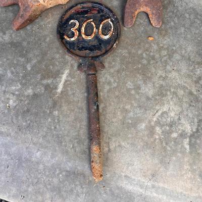 Various Rustic Iron Farm Machinery Parts & More (G-RG)