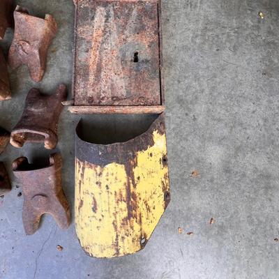 Various Rustic Iron Farm Machinery Parts & More (G-RG)