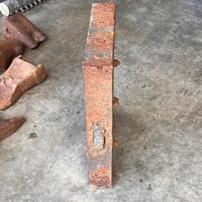 Various Rustic Iron Farm Machinery Parts & More (G-RG)
