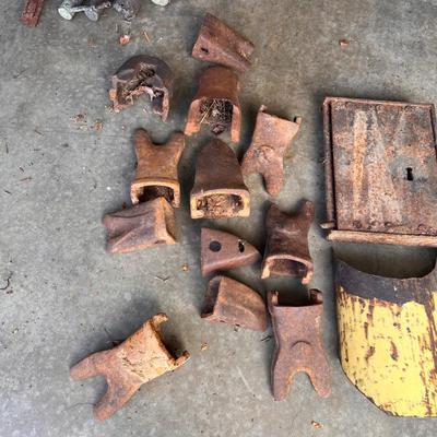 Various Rustic Iron Farm Machinery Parts & More (G-RG)