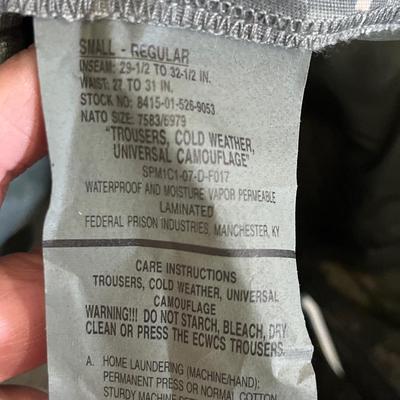 Military rain suit, and clothing bag