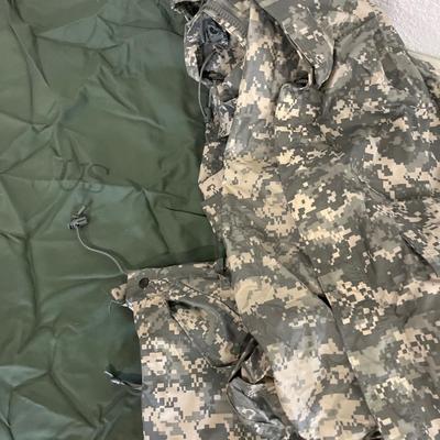 Military rain suit, and clothing bag