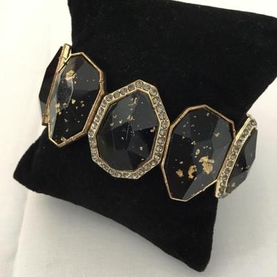 Cute vintage Black and gold toned stretch bracelet