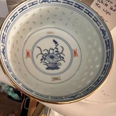 Vintage Chinese mindezhon Rice Grain pattern blue white rice bowls, set of 6