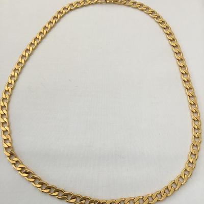 Very nice vintage Avon, gold toned chain necklace in great condition