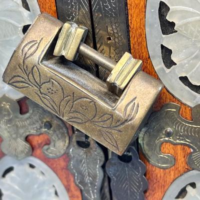 Gorgeous vintage Asian jewelry box!