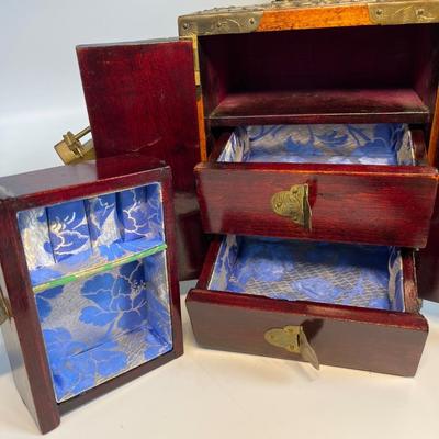 Gorgeous vintage Asian jewelry box!