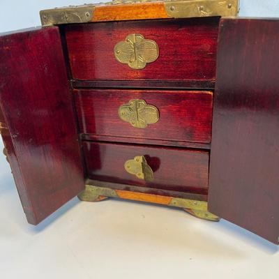 Gorgeous vintage Asian jewelry box!