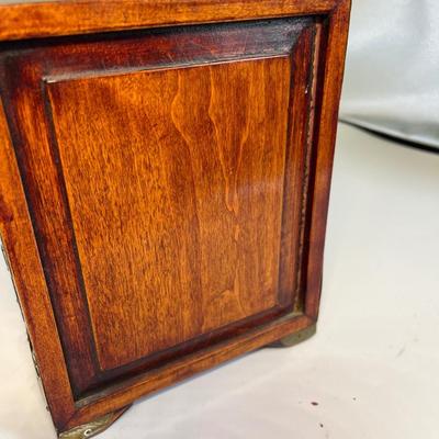 Gorgeous vintage Asian jewelry box!