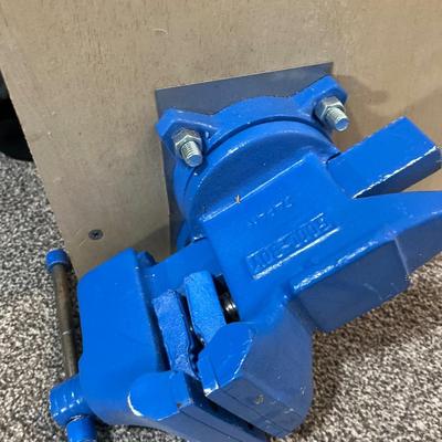 Vice attached on work benchtop