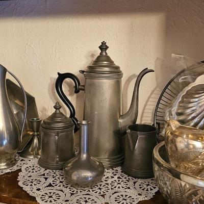 Silver cups and pitchers