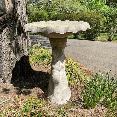 O563 Vintage Large Concrete Two Piece Birdbath