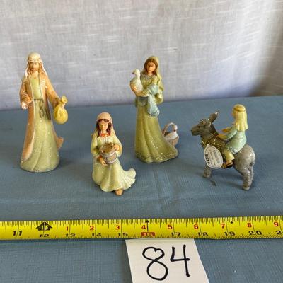 Hawthorne Village Nativity Pieces