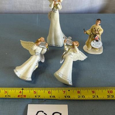 Hawthorne Village Nativity Pieces