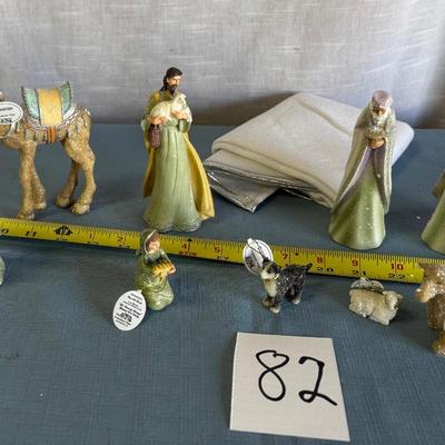 Hawthorne Village Nativity Pieces
