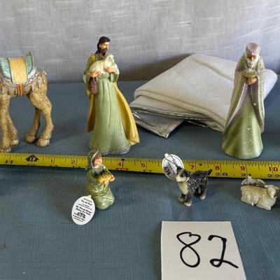 Hawthorne Village Nativity Pieces