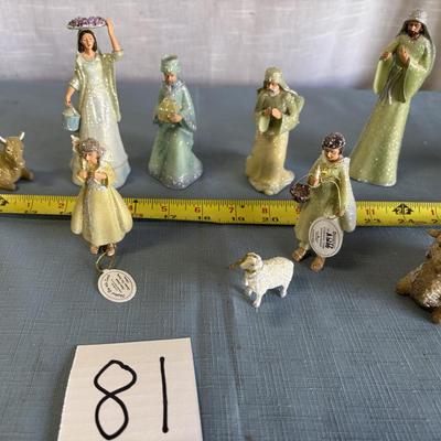 Hawthorne Village Nativity Pieces