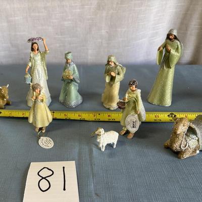 Hawthorne Village Nativity Pieces