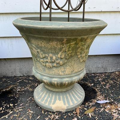 O576 Floral Terra Cotta Pedestal Pot With Trellis