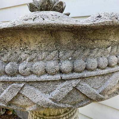 O582 Large Swan Composite Water Fountain