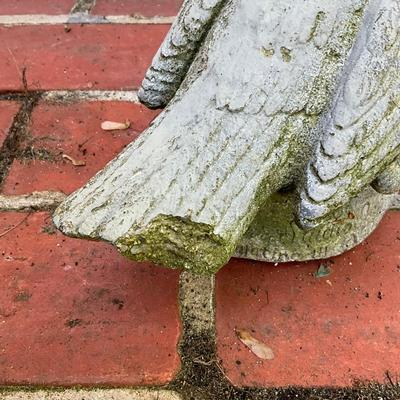 O583 Small Concrete Bird & Frog Statues