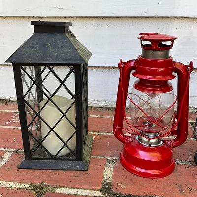 O585 Three Lanterns Plow Hearth