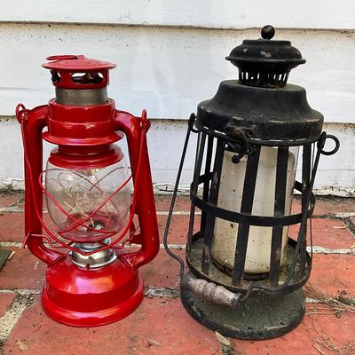 O585 Three Lanterns Plow Hearth