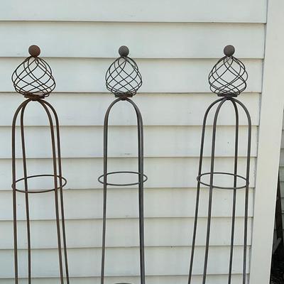 O587 Set of Three Metal Garden Topiaries