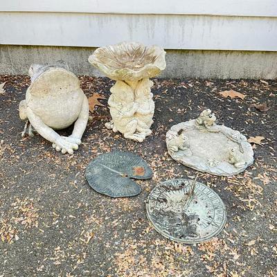 O595 Lot of Garden Frog Statue With Feeders & Bird Bath