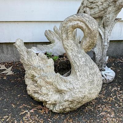 O599 Composite Swan and Heron With Plastic Swan Planters