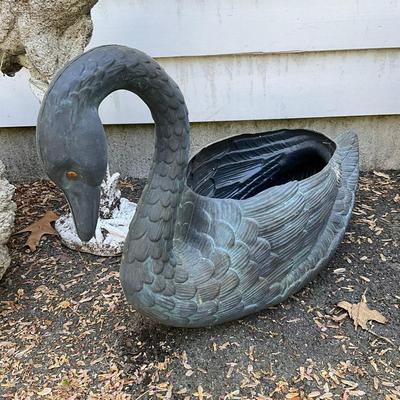 O599 Composite Swan and Heron With Plastic Swan Planters