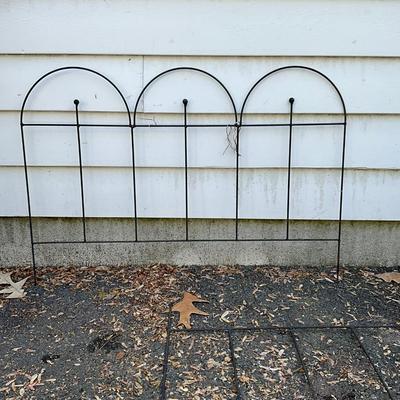 O602 Four Sections of Black Metal Fencing