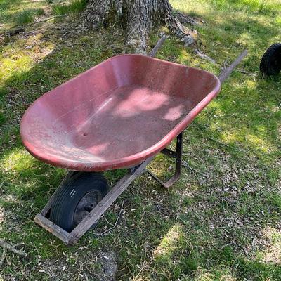 O603 Red Plastic True Temper Wheel Barrow