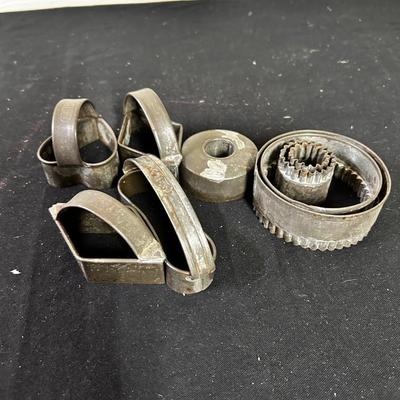 Antique cookie cutters, Fries, Kreamer